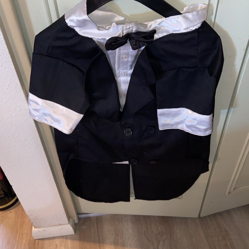 XL DOG TUXEDO (FIT A MEDIUM DOG BETTER) YAPPILY EVER AFTER